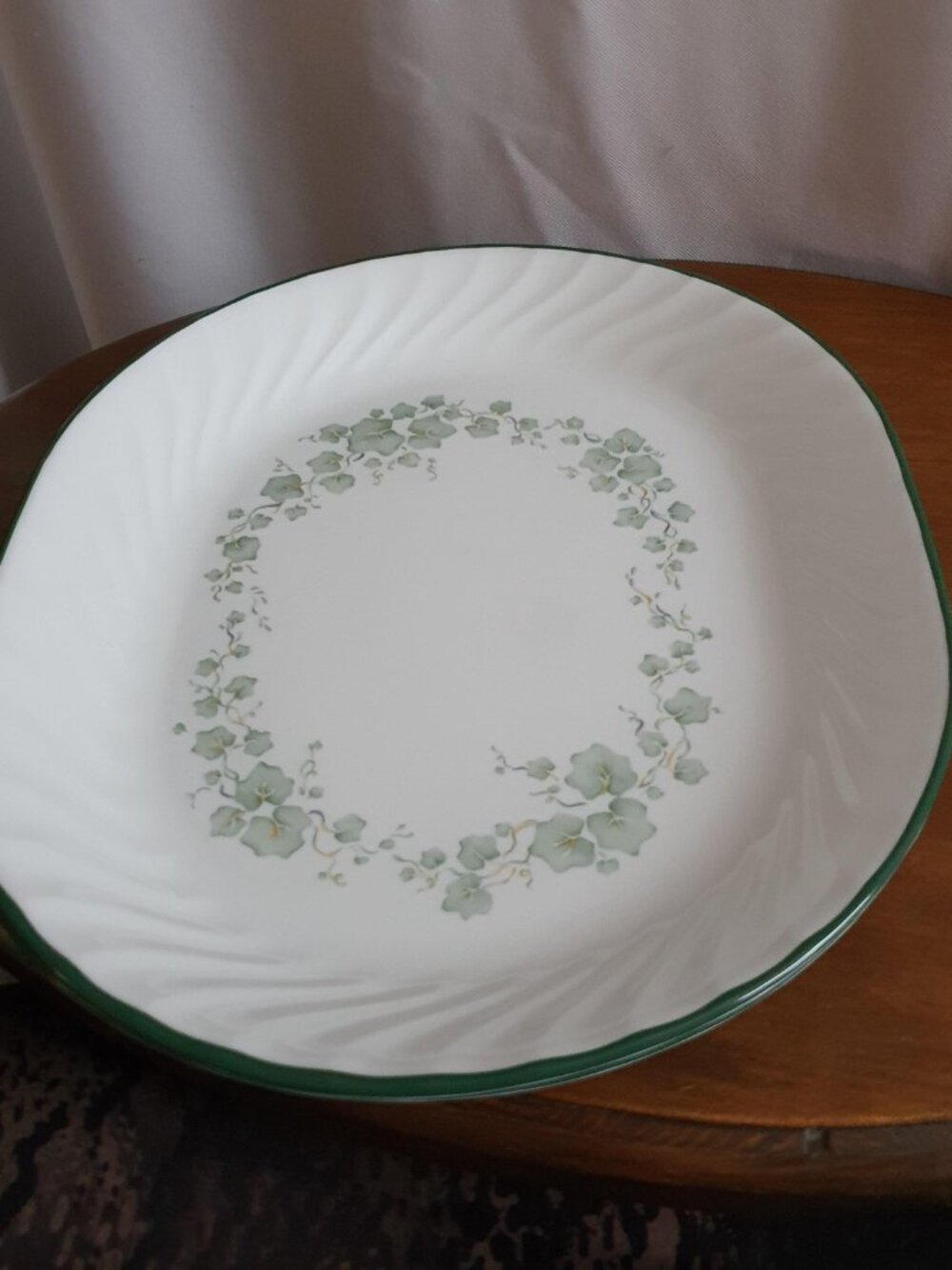 Corelle by Corning Callaway Green Ivy Swirl Edge Oval Platter